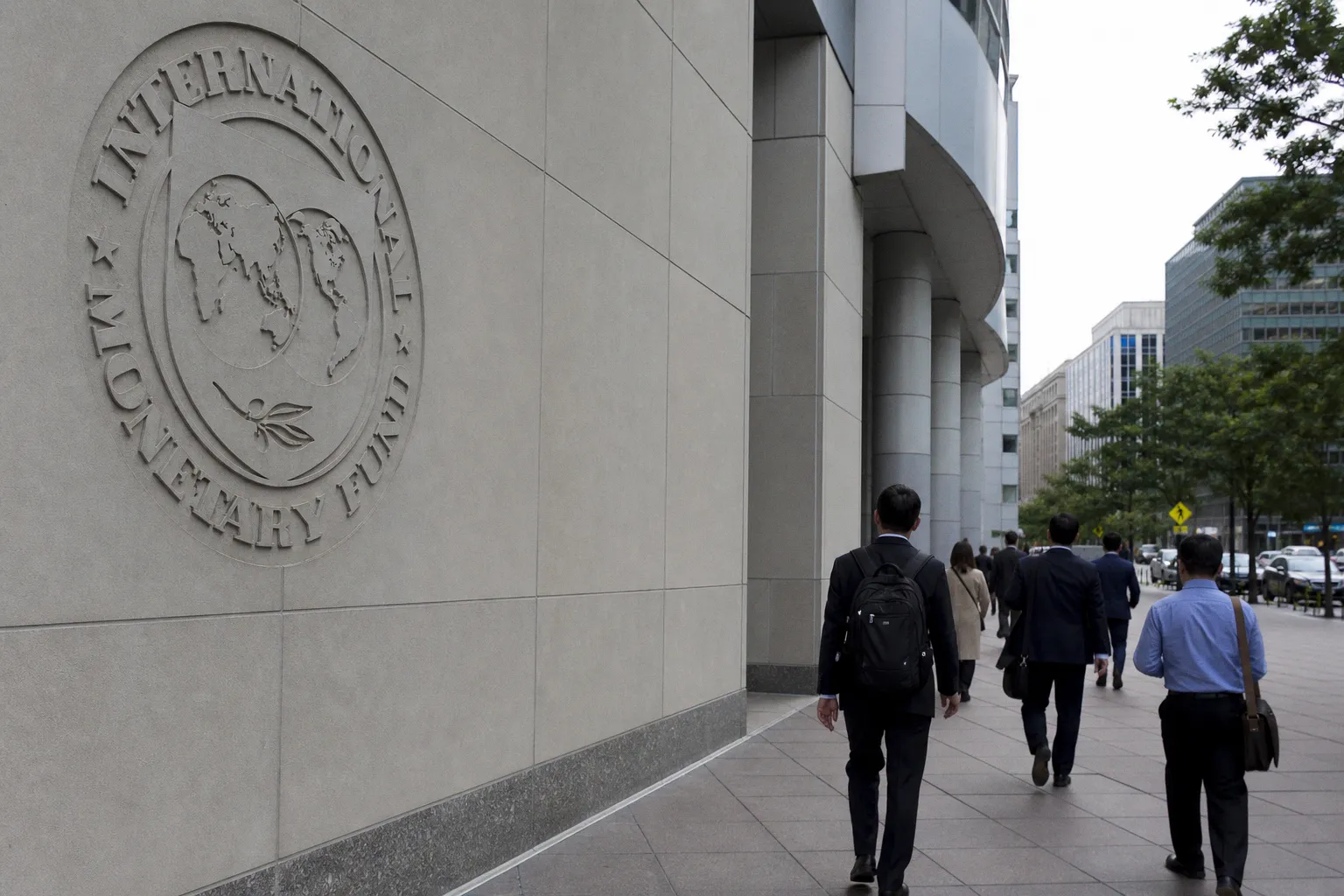 IMF Warns Tokenization Could Reshape Global Finance as New Blockchain Risks Replace Banks